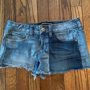 Cute Express two tones color jean shorts